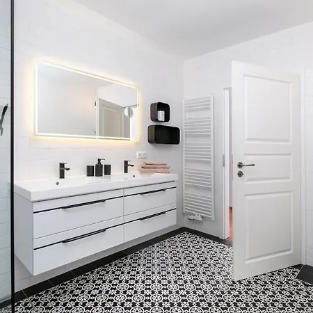 Atelierhaus Auf Der Insel Werder Mit Garten, W-lan Und Netflix