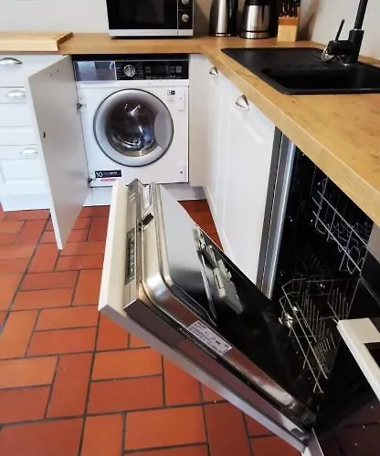 Atelierhaus Auf Der Insel Werder Mit Garten, W-lan Und Netflix Semesterbostad Gallin