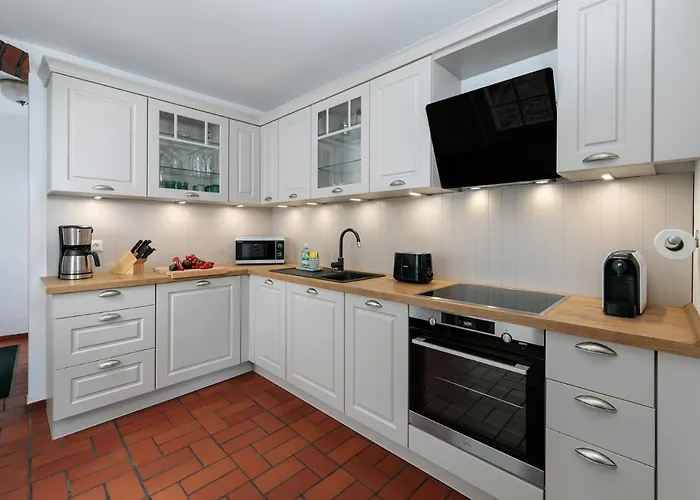 Atelierhaus Auf Der Insel Werder Mit Garten, W-lan Und Netflix Semesterbostad Gallin