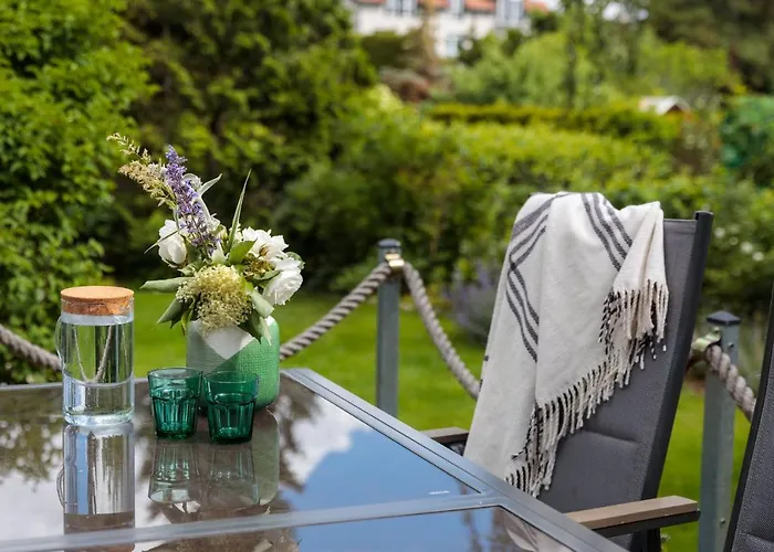 Atelierhaus Auf Der Insel Werder Mit Garten, W-lan Und Netflix Semesterbostad Gallin